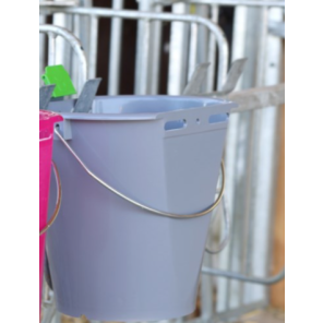 Oppheng til kalvebøtte